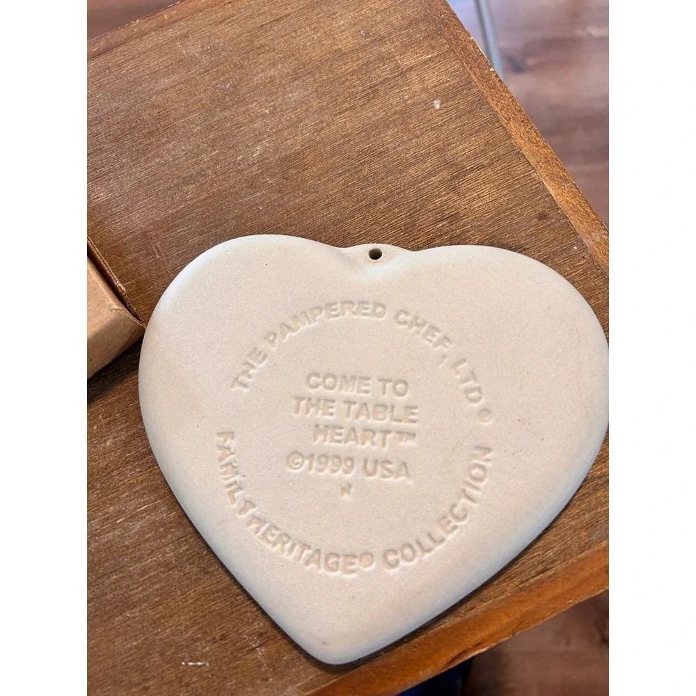 Pampered Chef Come to the‎ Table Heart Clay Cookie Mold 1999 Family Heritage Col
